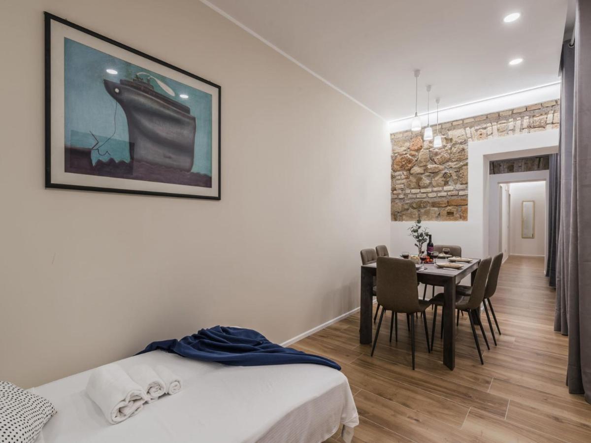 The Best Rent - Modern Three-Bedroom Apartment A Few Steps From The Colosseum Exterior photo