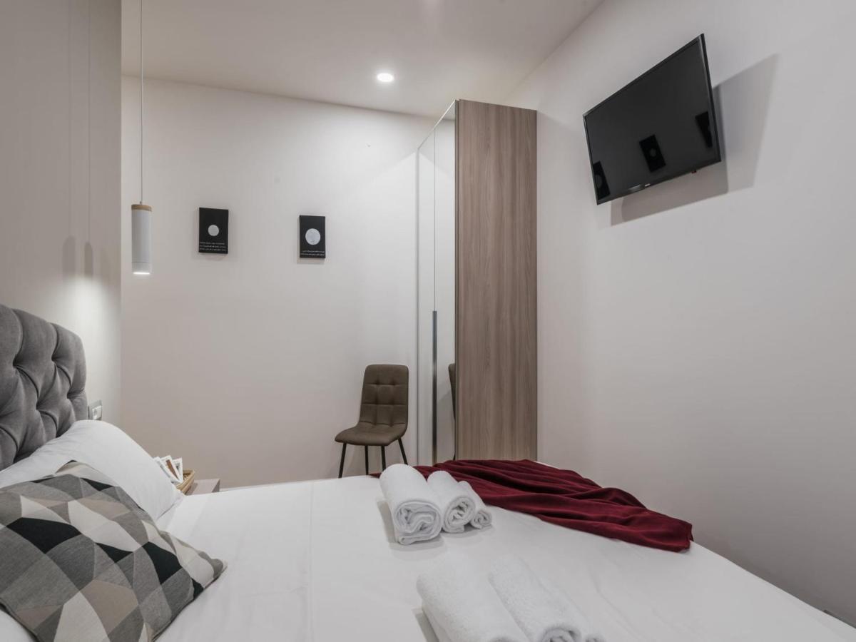 The Best Rent - Modern Three-Bedroom Apartment A Few Steps From The Colosseum Exterior photo